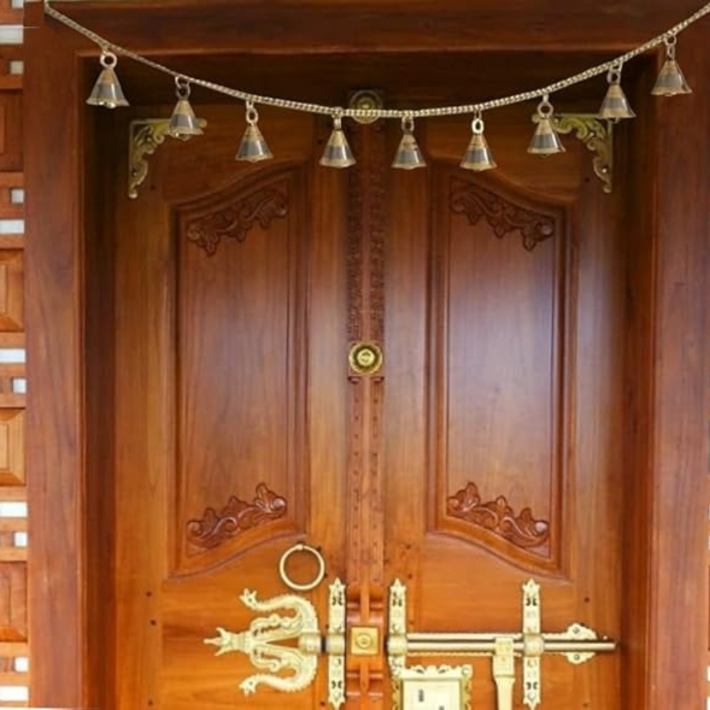 Uapan Brass Door Hanging Bell with Brass Chain for Bandarwal Temple Decoration 3.5 Feet Long Chain