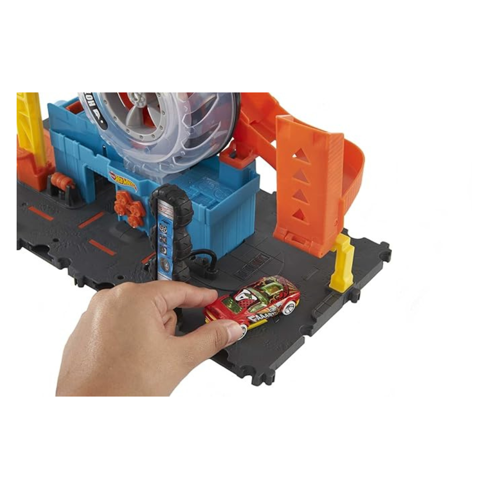 Hot Wheels City Super Twist Tire Shop Playset Spin The Key to Make Cars Travel