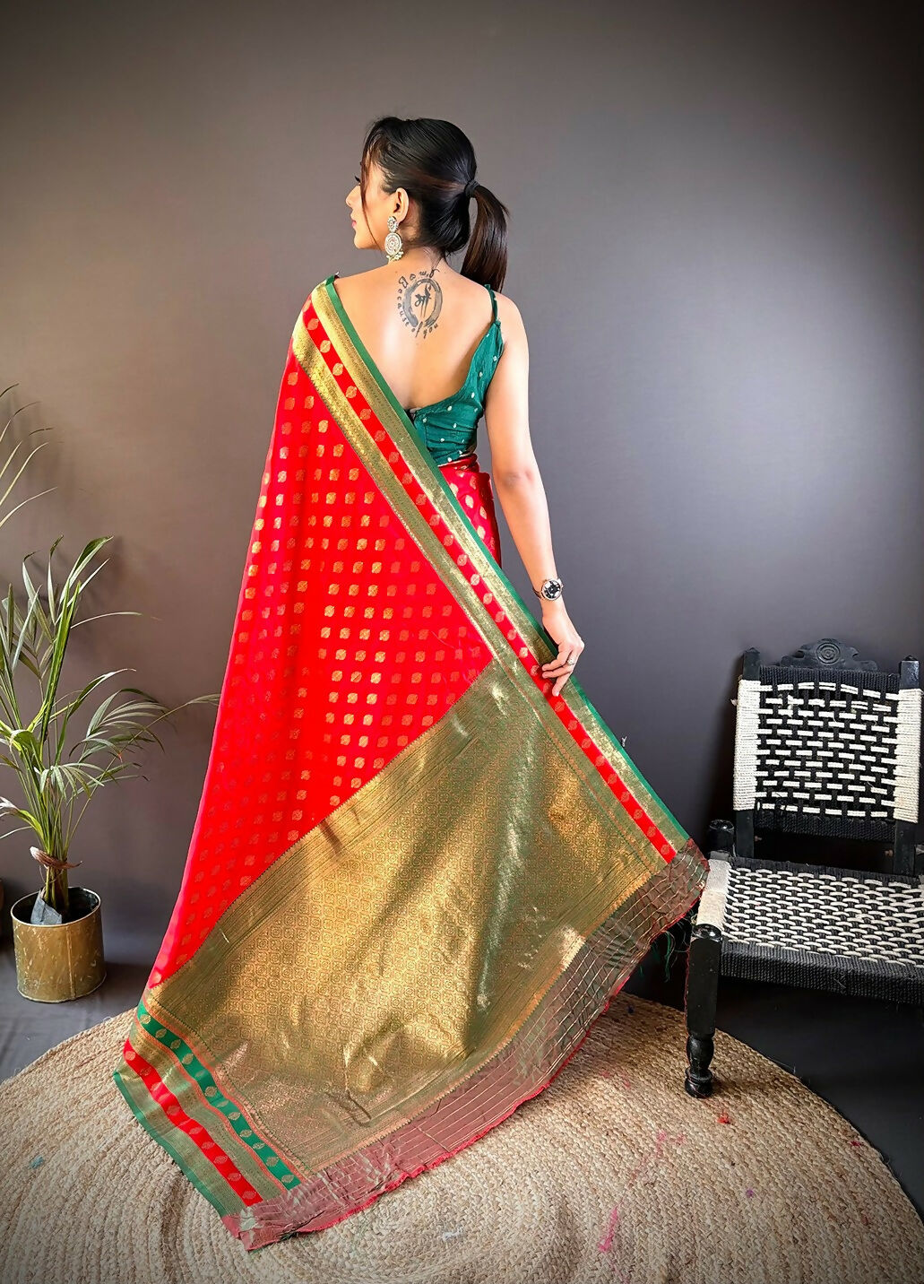 Joban Fashion Green Butti Banarasi Silk Sarees