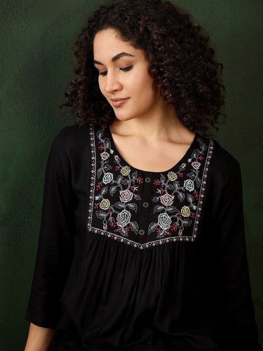 Sangria Women Floral Embroidered Round Neck Top