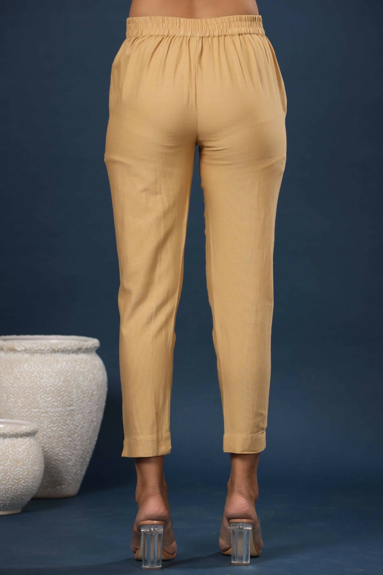 Juniper Women Gold Cotton Flex Solid Slim Fit Pant/Slim Pant