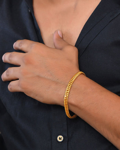 VOJ Men Gold Polished Stainless Steel Linked Bracelet