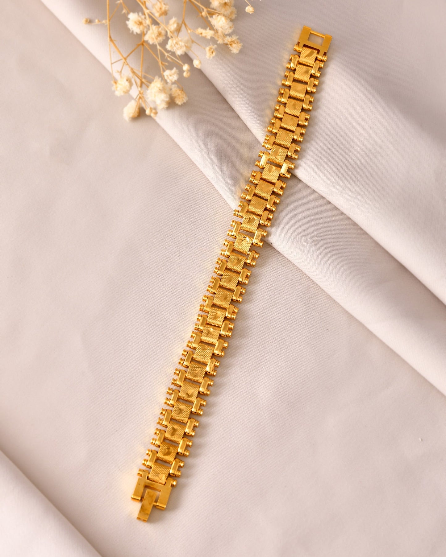 VOJ Gold Polished Handcrafted Stainless Steel Linked Bracelet For Men