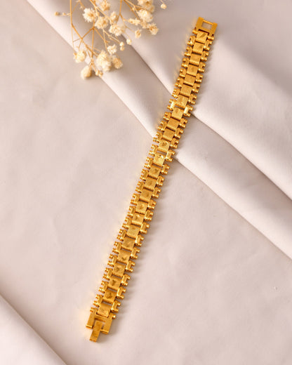 VOJ Gold Polished Handcrafted Stainless Steel Linked Bracelet For Men