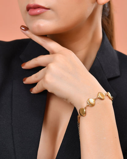 VOJ Gold Plated Elegant Shell Shaped Bracelet For Women