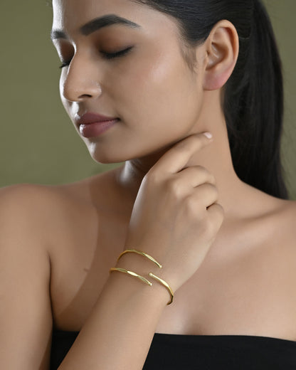 VOJ Gold-Polished Elegent Stylish Kada Bracelet