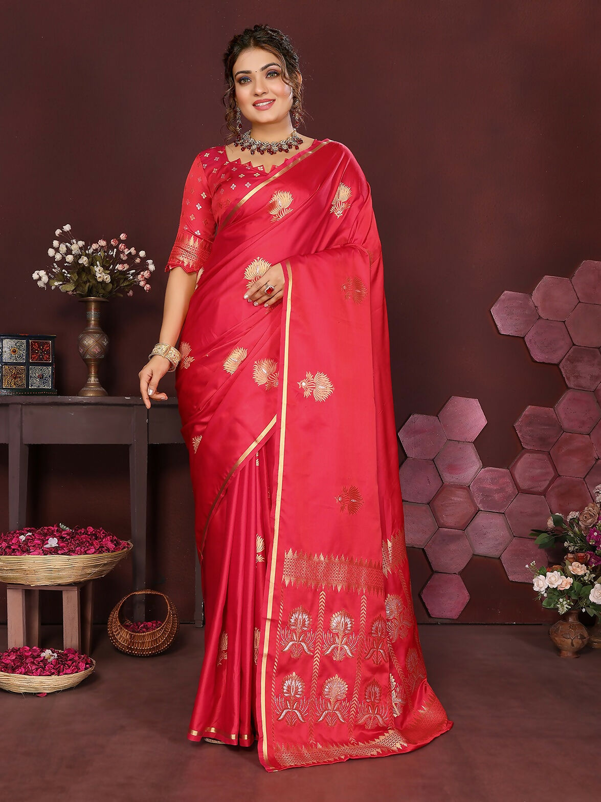 Joban Fashion Reddish-Pink Floral Motifs Banarasi Silk Sarees