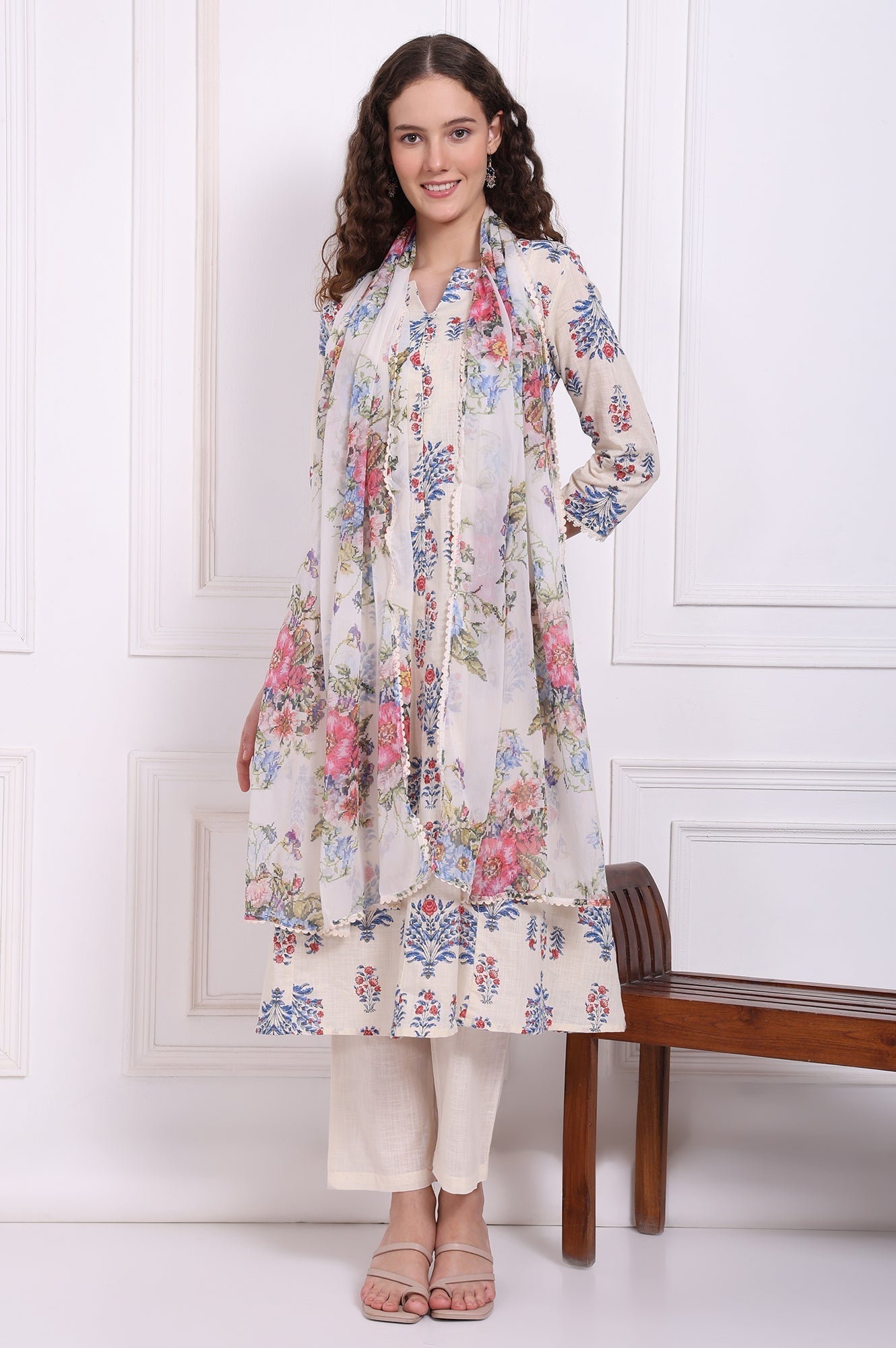 W for Woman White Floral Printed Chiffon Dupatta with Lace