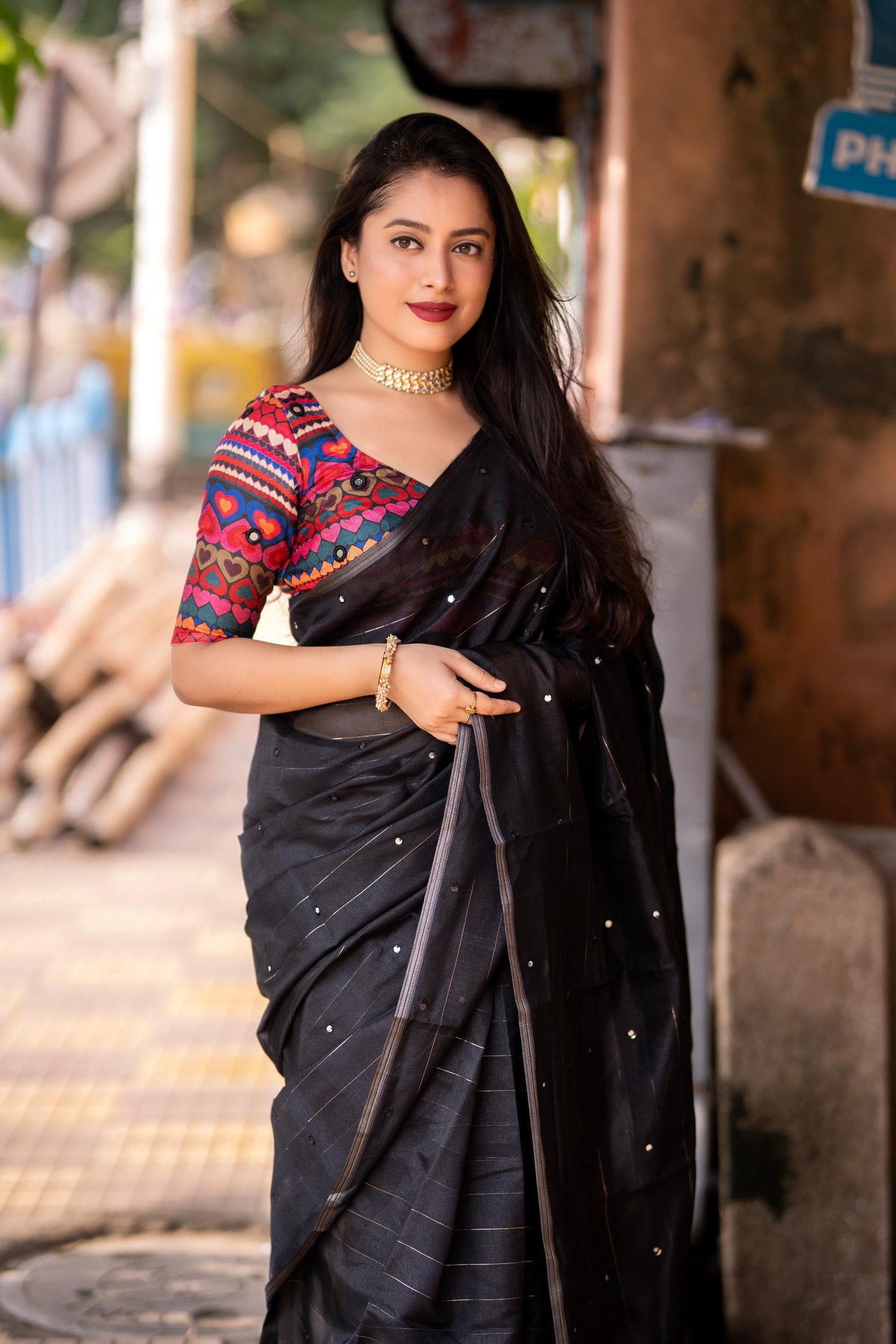 Black Pure Linen Ethnic Motifs Saree with Unstitched Blouse - A2M