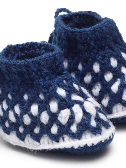 Chutput Kids Woollen Hand Knitted Self Desgin Booties - Blue