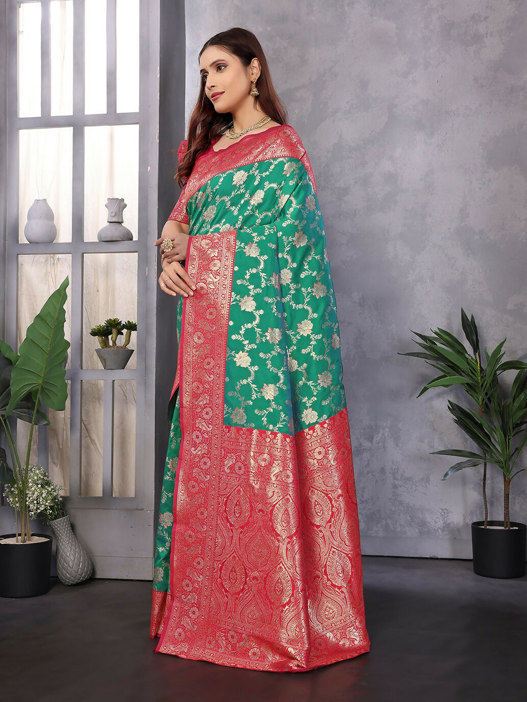 Joban Fashion Banarasi Green Woven Soft Silk Saree