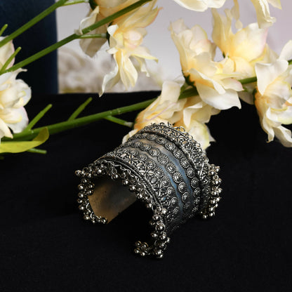 Mominos Fashion Joharkamal Oxidised Silver-Plated Ghungroo Handcraft Bracelet - Design 025