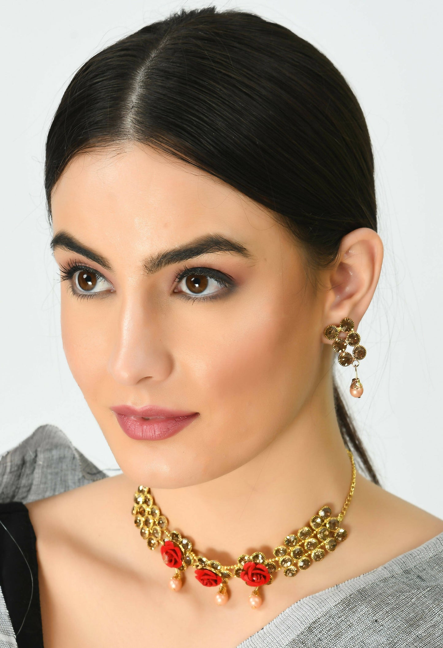 Mominos Fashion Johar Kamal Gold-Polished Brass Finish Stone/Pearls Choker For Women (Golden)