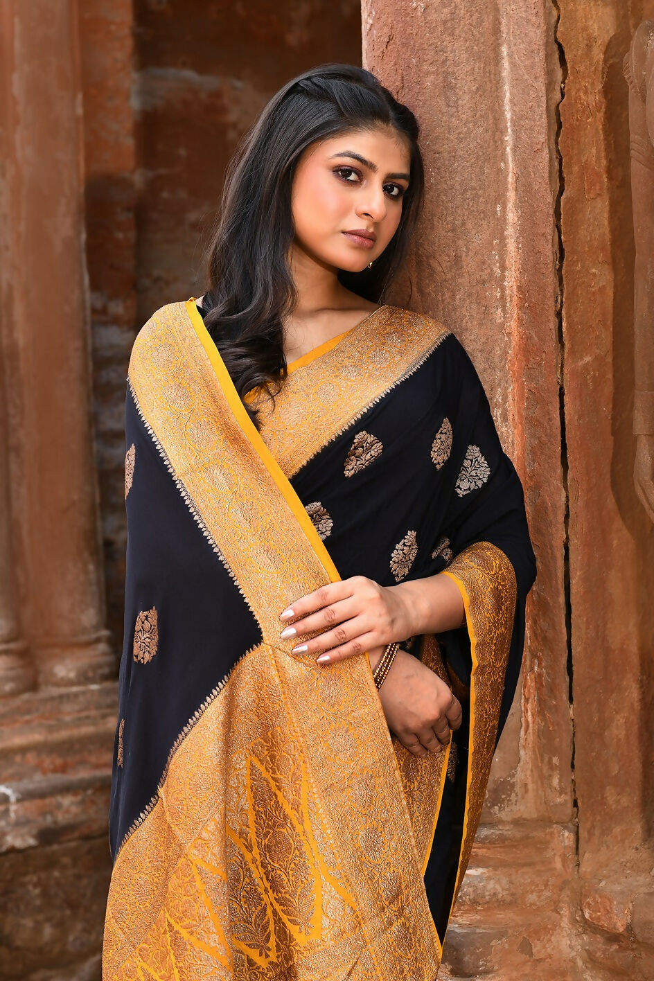 Joban Fashion Black Crepe Chiffon Pure Handloom Banarasi Silk Saree
