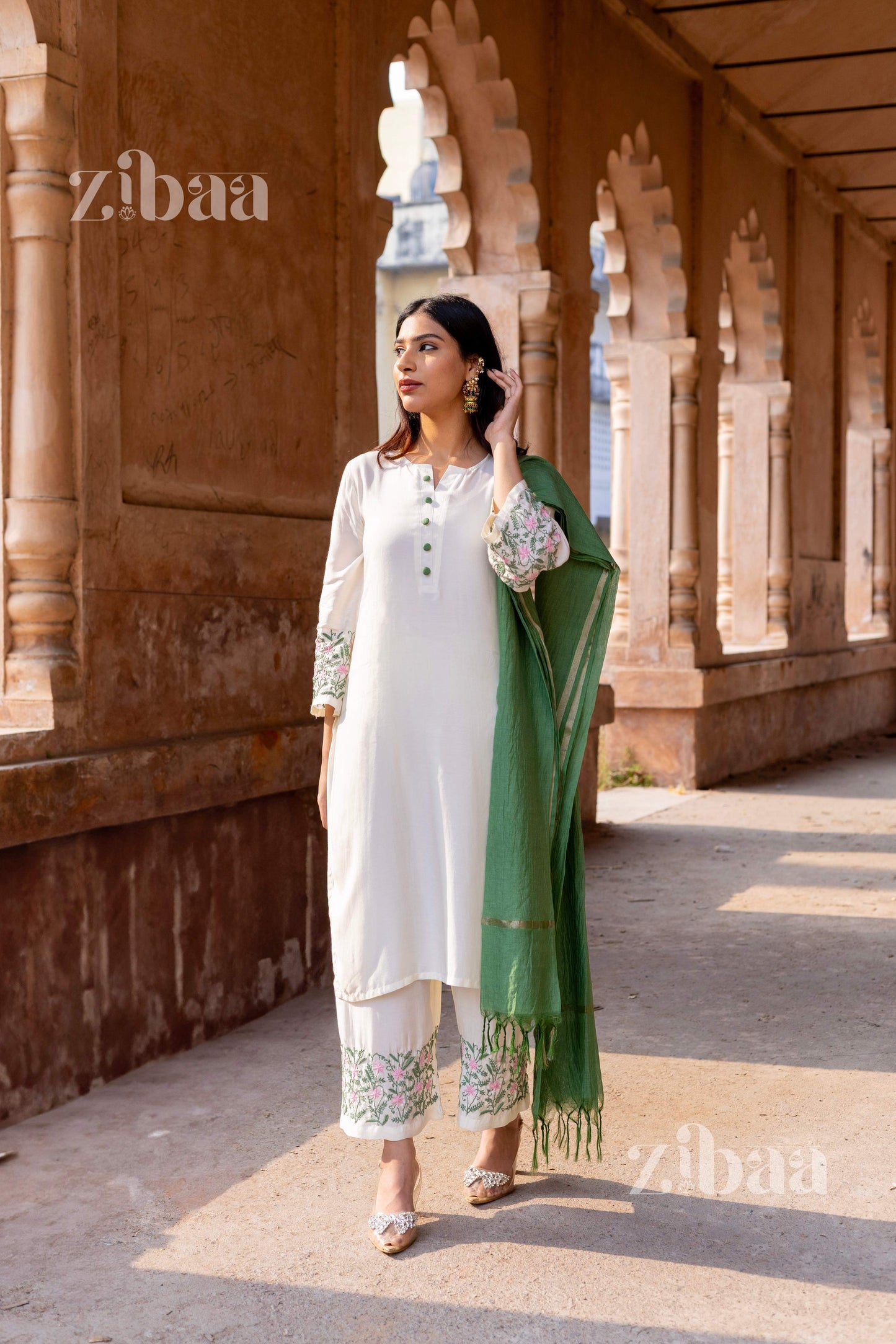 Zibaa Ivory Pure Muslin Chikankari Kurta Set with Mul Dupatta
