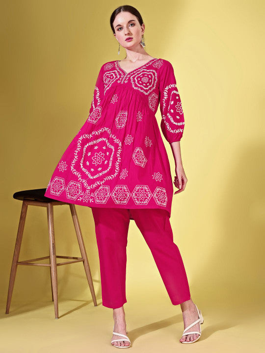 Tikhi Imli Embroidered V-Neck Three-Quarter Sleeves Pure Cotton Tunic With Trouser