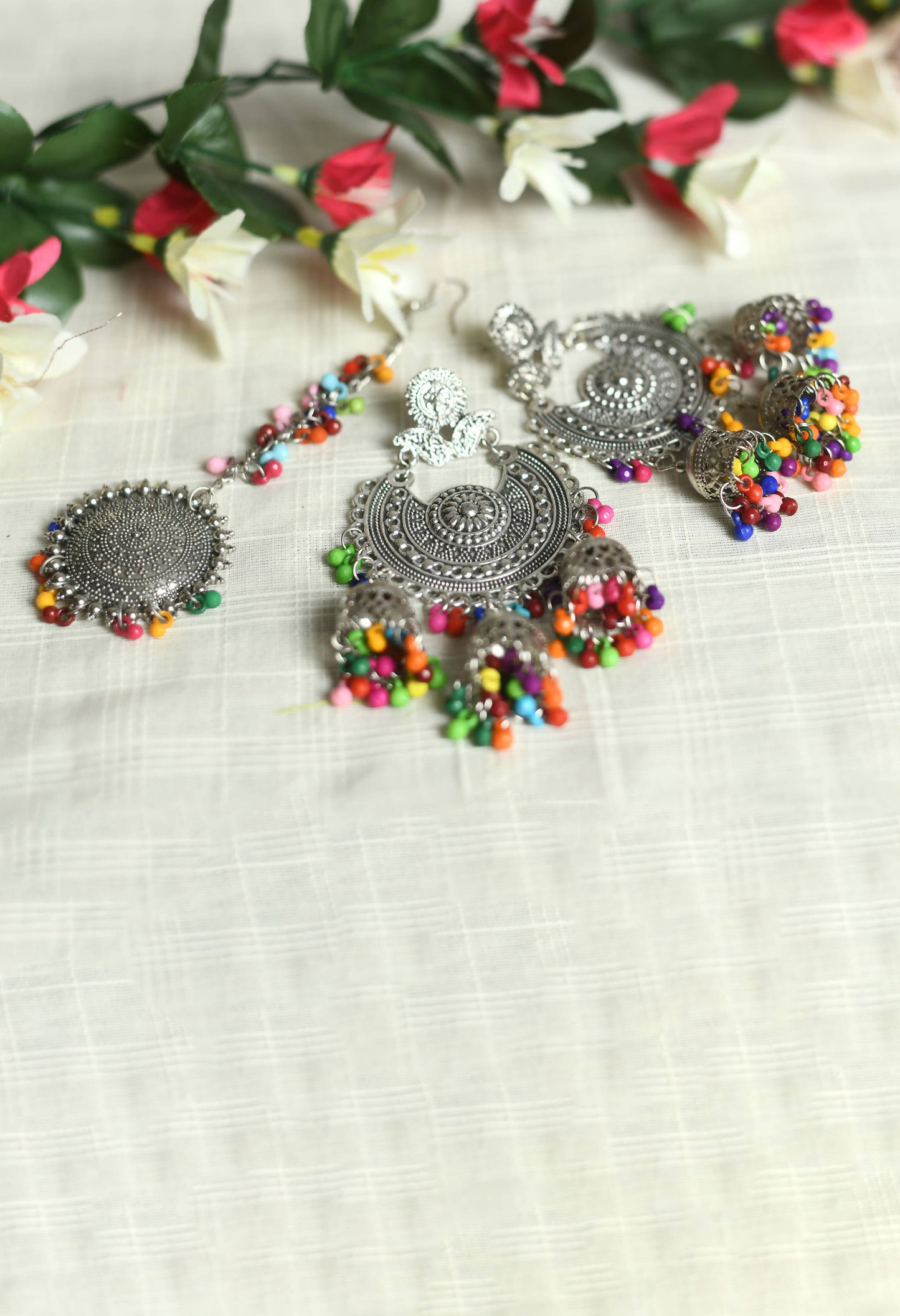 Mominos Fashion Johar Kamal Beautiful Jhumkas With Maang Tikka