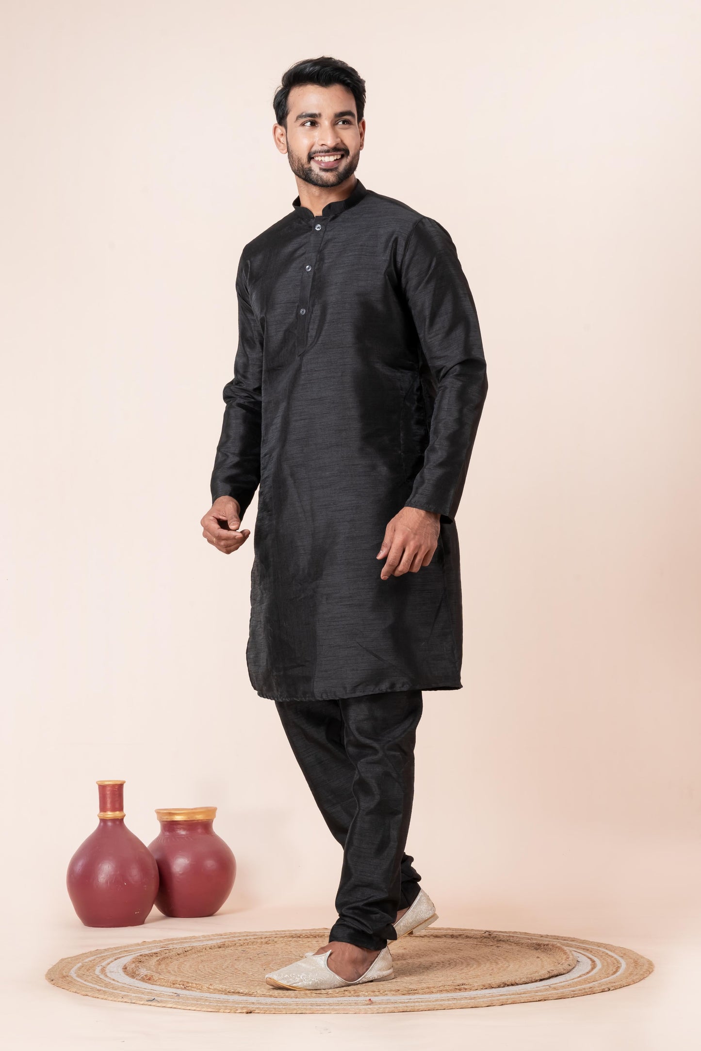 Zavaya Men Black Solid Banarasi Silk Kurta