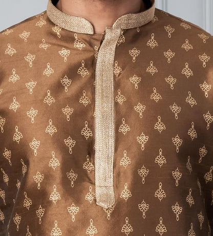 Zavaya Men Brown Printed Banarasi Silk Kurta