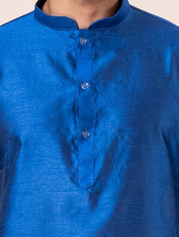Zavaya Men Blue Solid Banarasi Silk Kurta