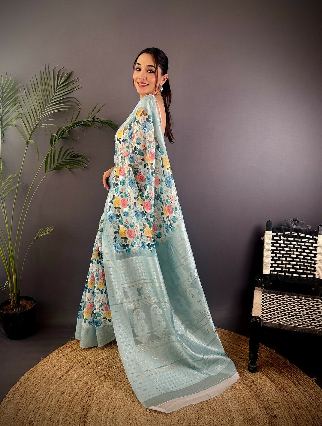 Joban Fashion Grey Floral Motifs Banarasi Silk Sarees