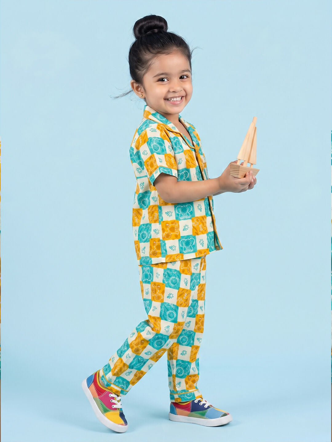 Breathables Woven Cotton Half Sleeves Checks Shirt & Pyjama Multicolour