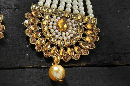 Mominos Fashion Johar Kamal Earrings With Kundan & Pearls Work