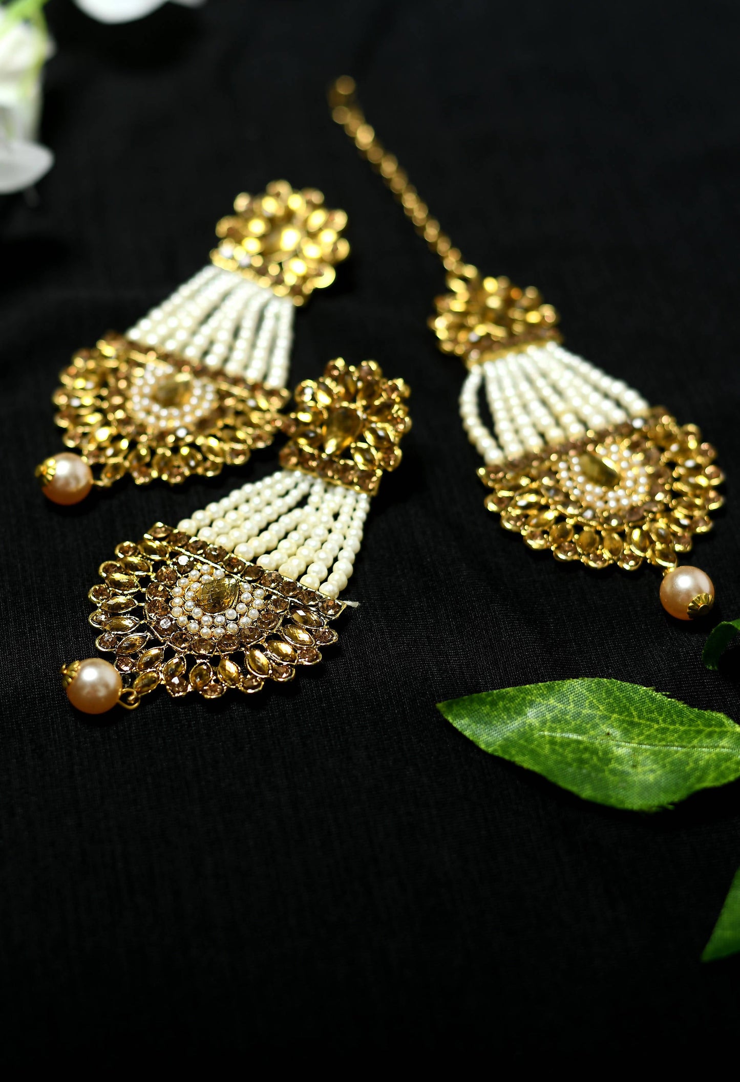 Mominos Fashion Johar Kamal Golden Kundan & Pearls Earrings With Tikka