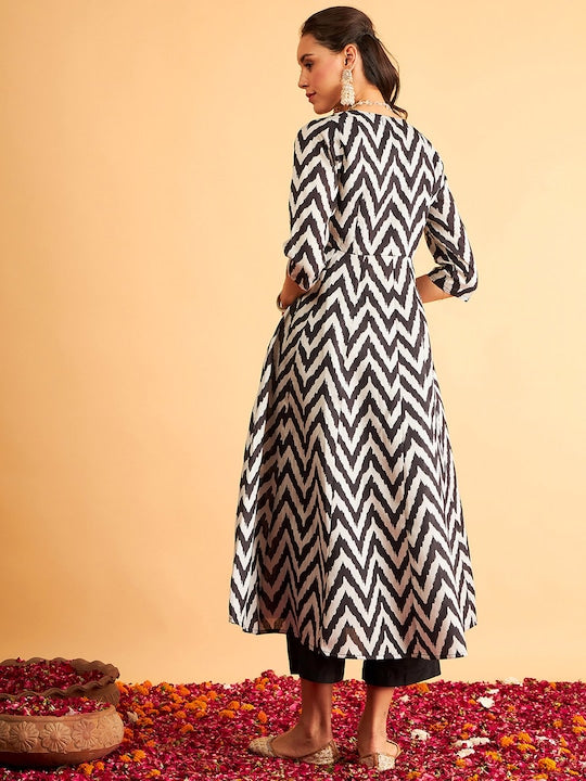 Shae by Sassafras Women Black & White Chevron Printed Anarkali Kurta