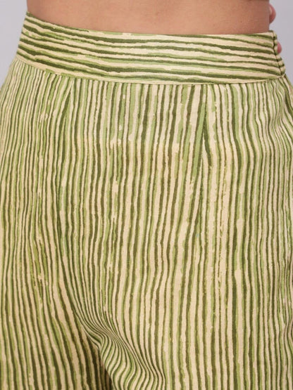Aks Floral Printed Mandarin Collar Pure Cotton Kurta with Trousers