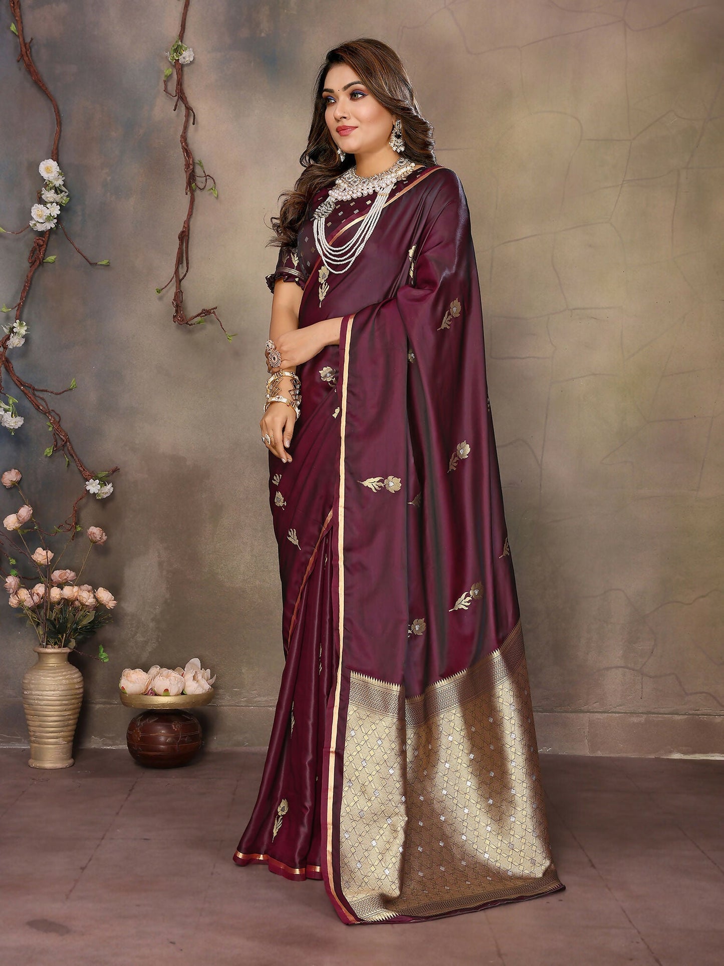 Joban Fashion Maroon Floral & Botanical Motifs Satin Silk Banarasi Silk Saree