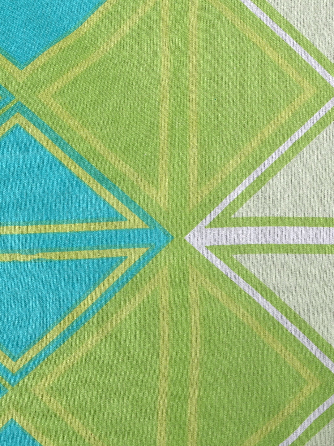 SEJ by Nisha Gupta Off-White Geometric Flat 144 TC 1 Double Bedsheet 2 Pillow Covers