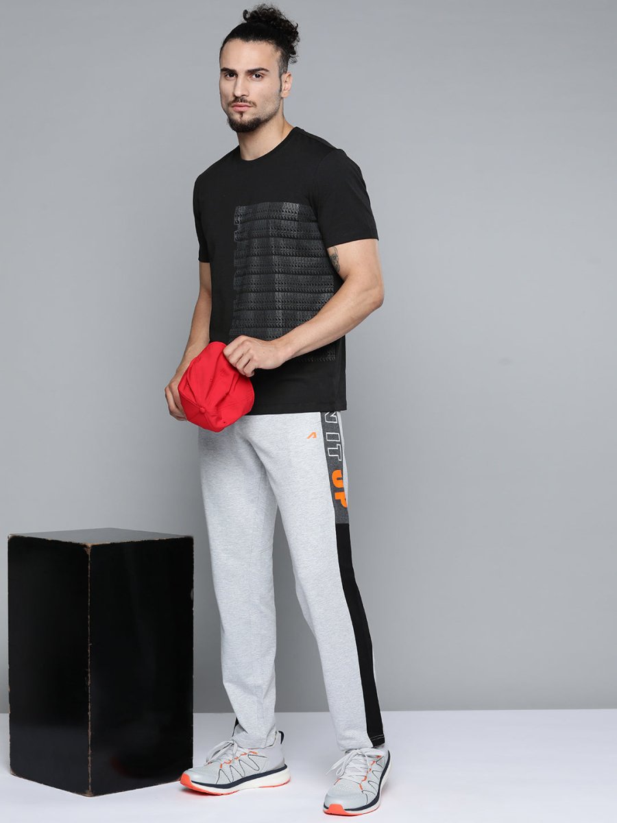 Alcis Men Black & White Typography Printed Slim Fit Training or Gym T-shirt