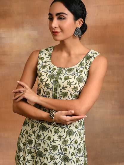 Aks Floral Printed Pure Cotton Straight Kurta with Trousers