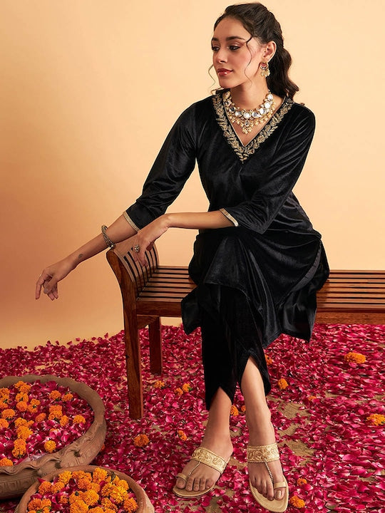 Shae by Sassafras Embroidered V-Neck Zari Velvet Kurta
