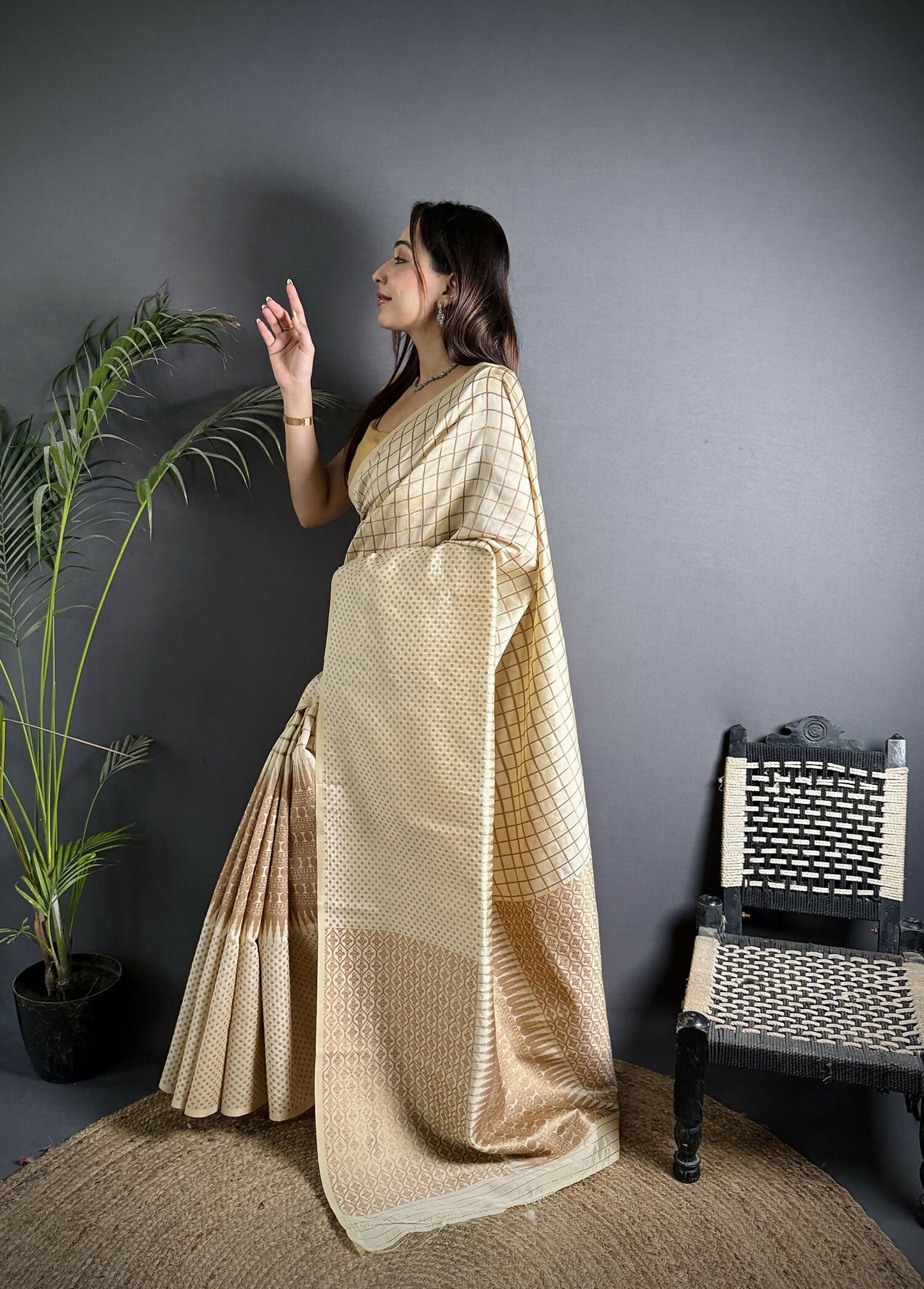 Joban Fashion Off White Banarasi Soft Lichi Silk Checks & Woven Saree