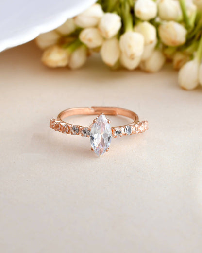 VOJ white CZ-detail Stainless Steel Cubic Zirconia Gold-Polished adjustable finger Ring