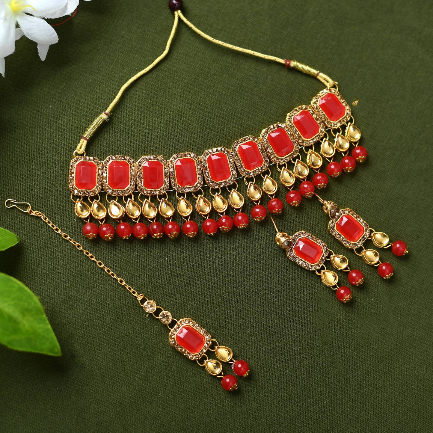 Mominos Fashion Johar Kamal Gold-Polished Brass Finish Kundan/Pearls Choker For Women (Red)