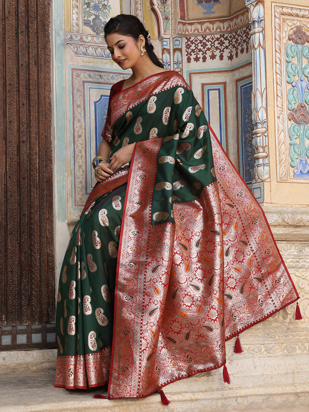 Anaita D Green Silk Woven Saree With Blouse