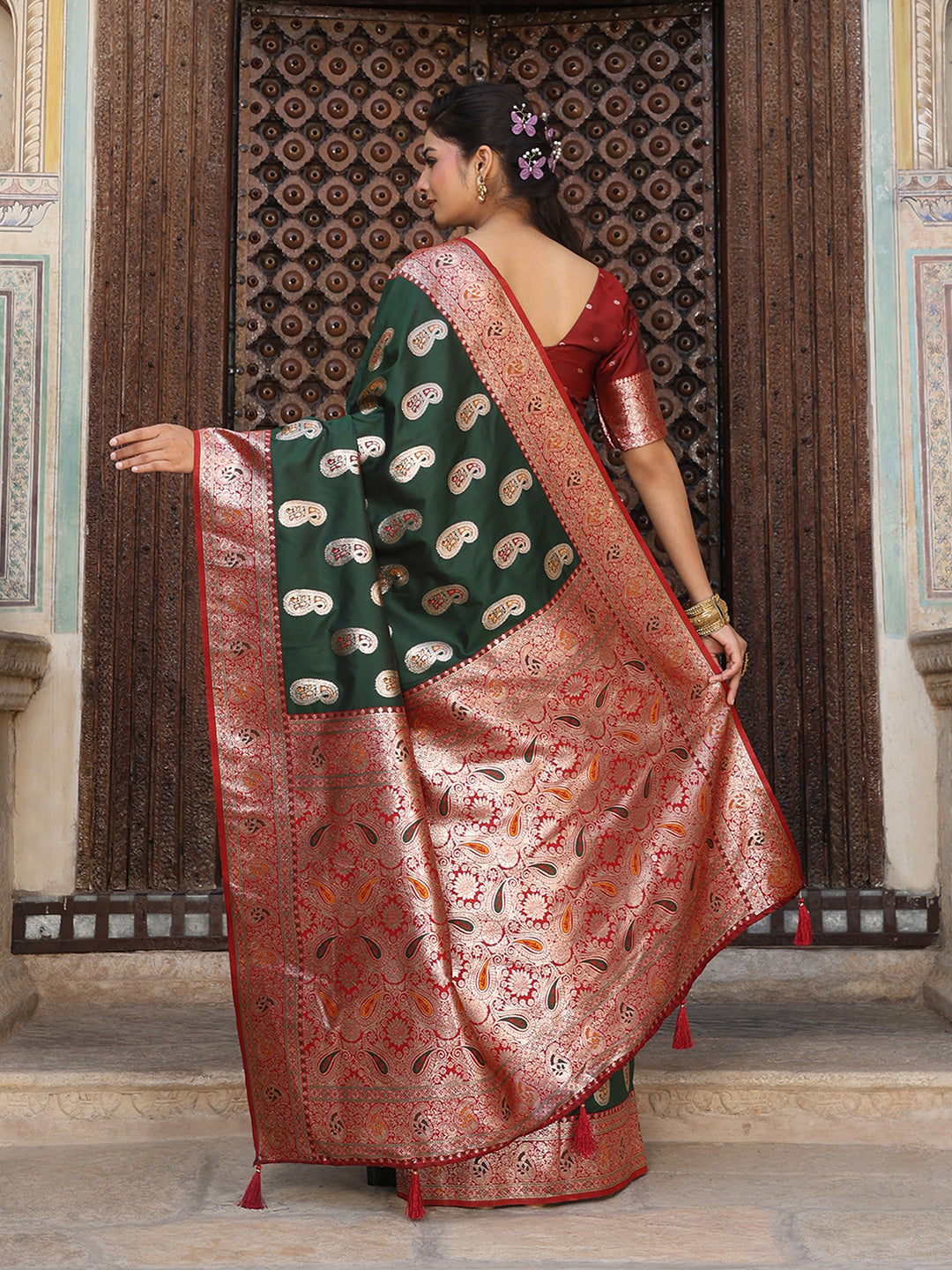 Anaita D Green Silk Woven Saree With Blouse