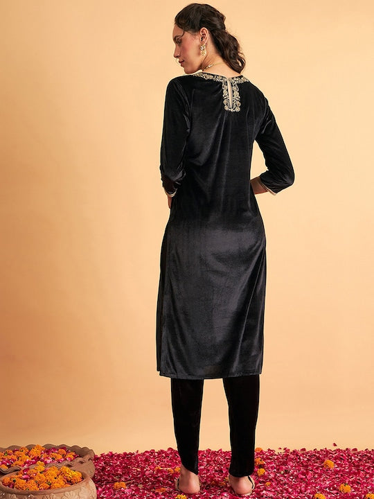Shae by Sassafras Embroidered V-Neck Zari Velvet Kurta