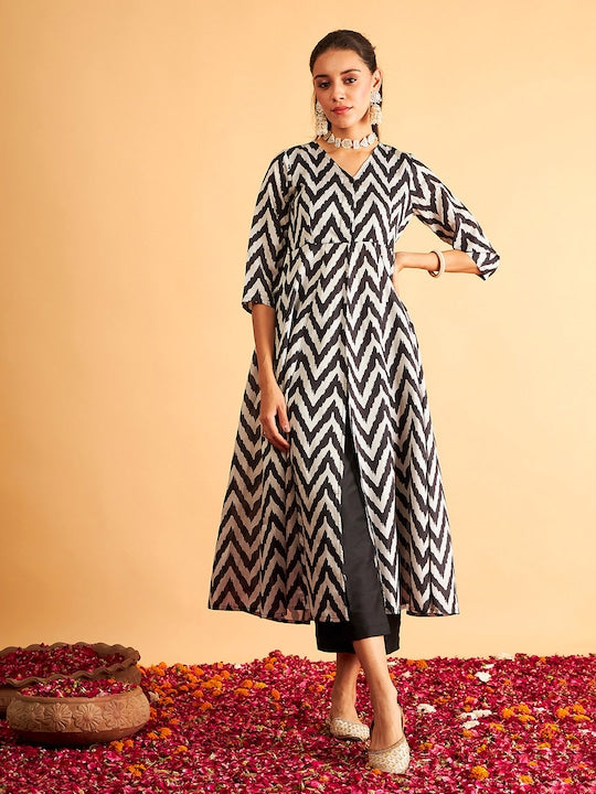 Shae by Sassafras Women Black & White Chevron Printed Anarkali Kurta