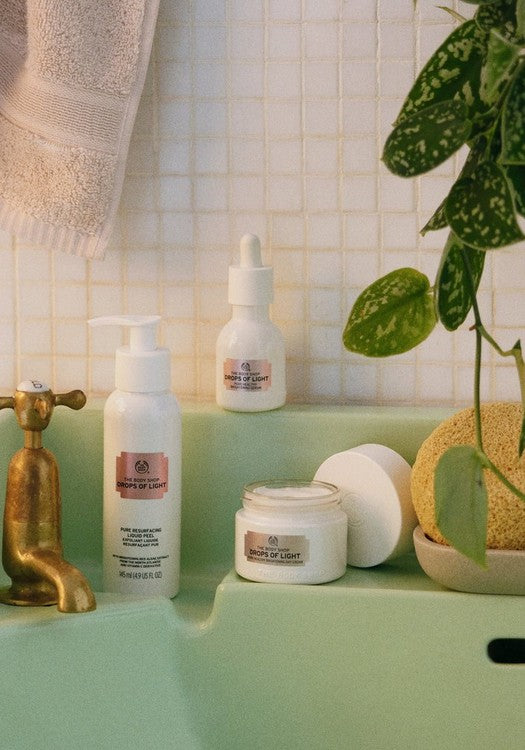 The Body Shop Drops Of Light Brightening Cleansing Foam - 125 ml