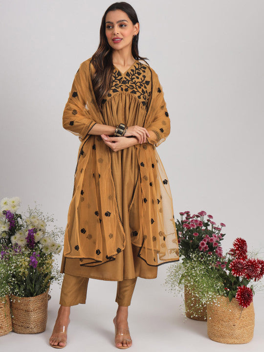 Tikhi Imli Ethnic Motifs Embroidered Empire Thread Work Kurta with Trousers & With Dupatta