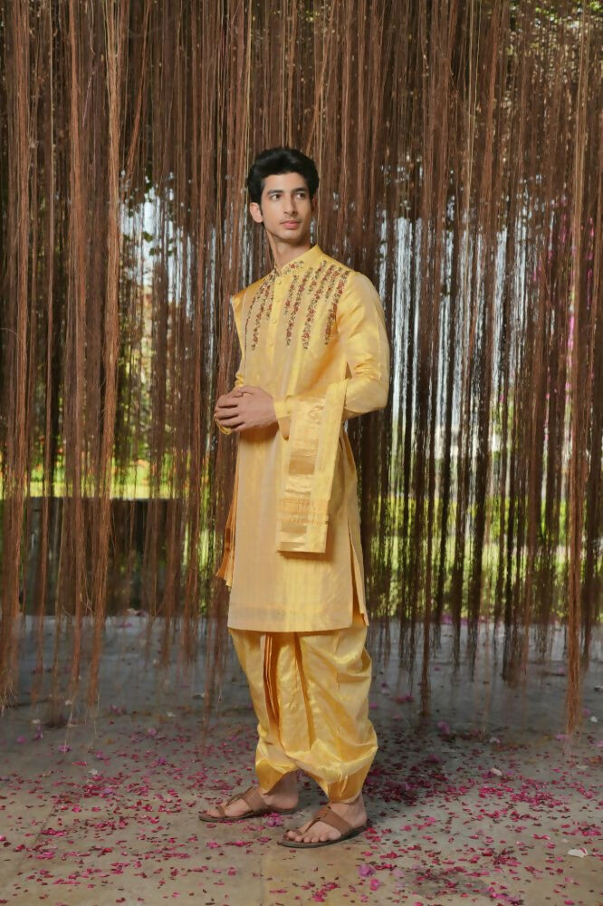 Gold Machine Kanjivaram Embroidered Pattu Set by Hilo Design