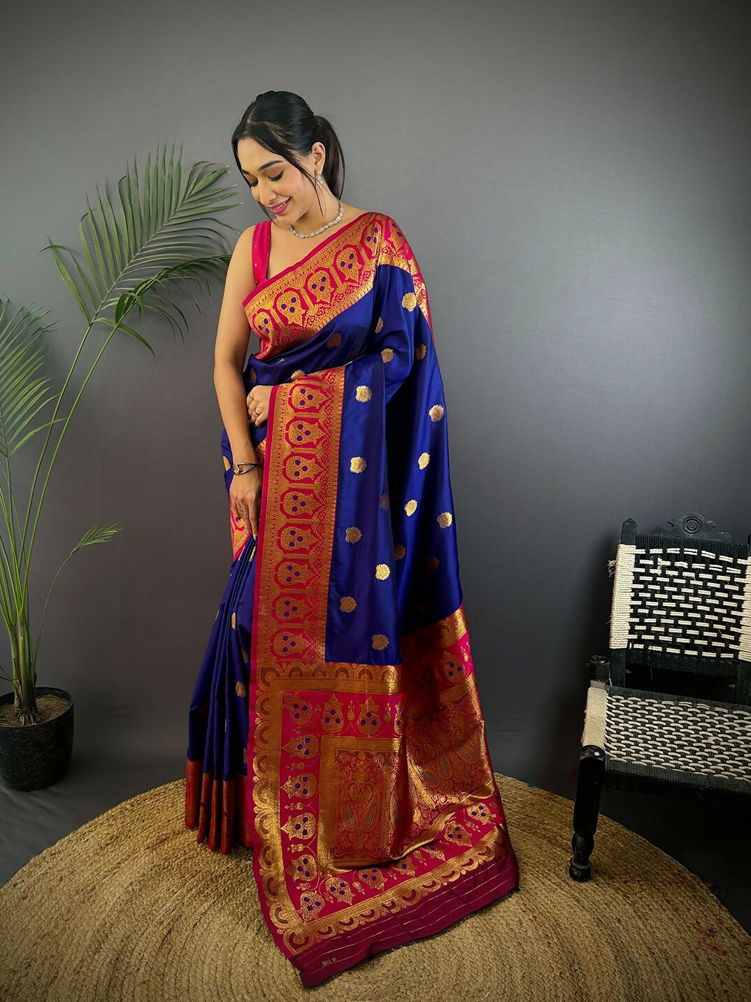 Joban Fashion Red Butti Banarasi Silk Sarees