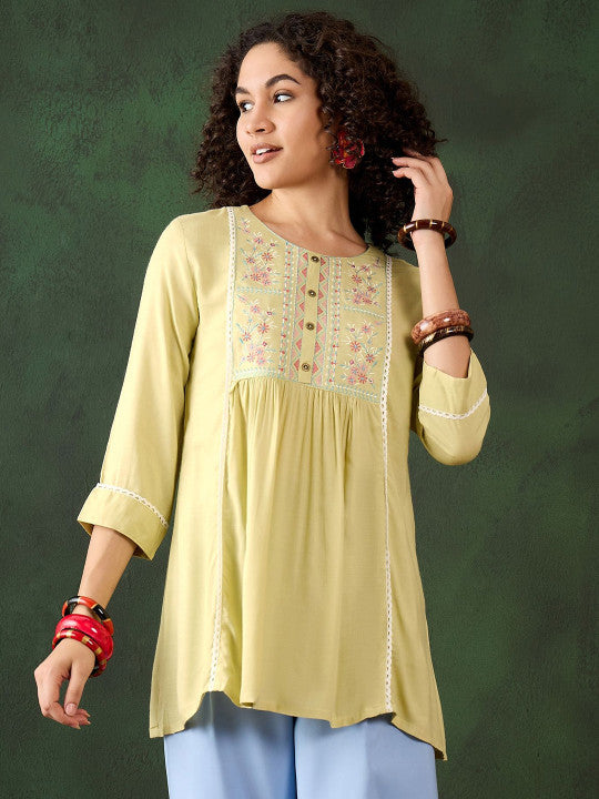 Sangria Women Floral Embroidered Round Neck Top
