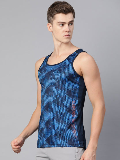 Alcis Men Printed Dry Tech Slim Fit T-shirt