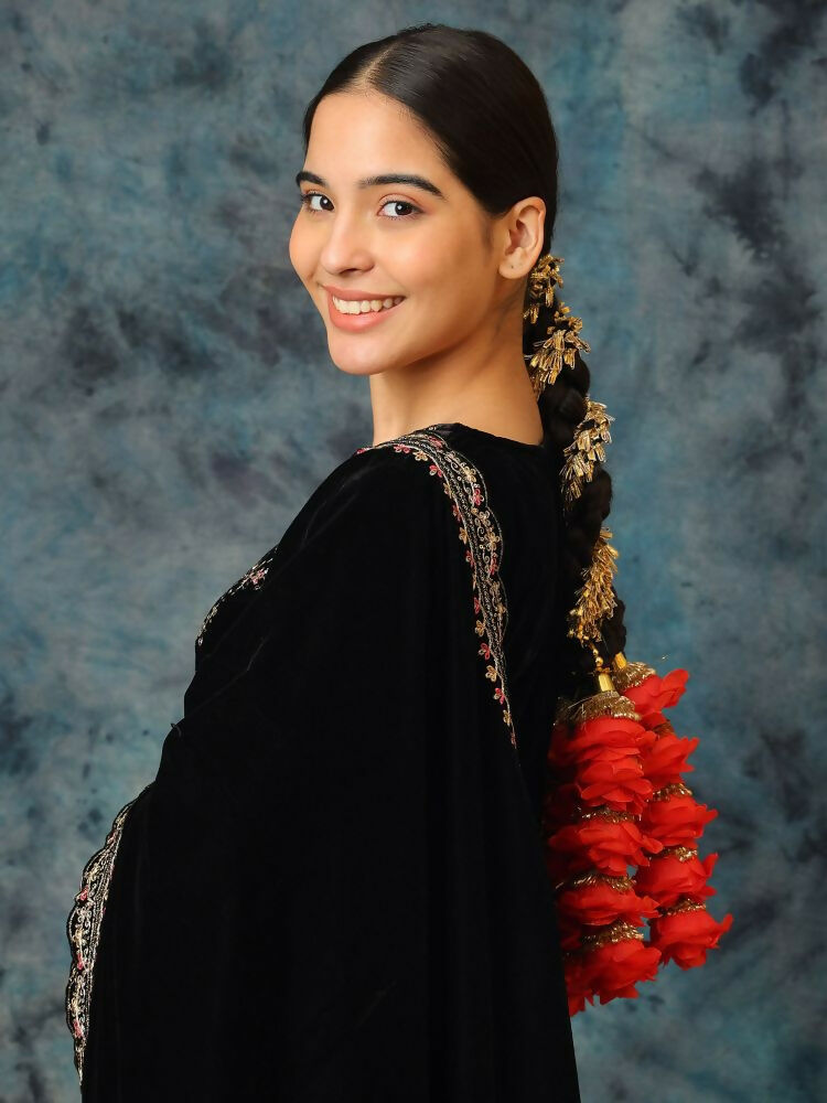Ruby Raang Gold Gota Pati Work And Red Rosses With Black Thread & Golden Stones