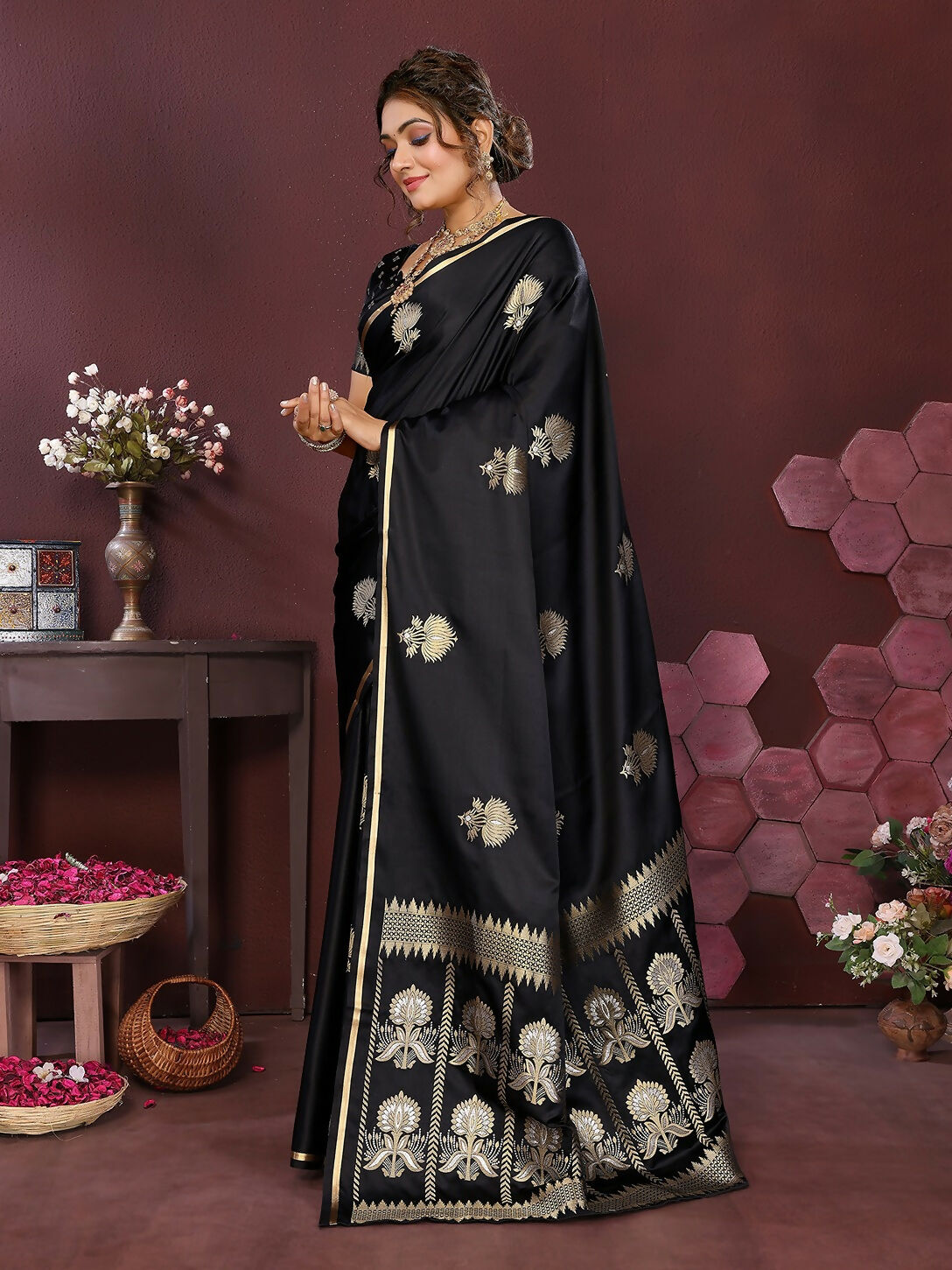 Joban Fashion Black Floral Motifs Banarasi Silk Sarees